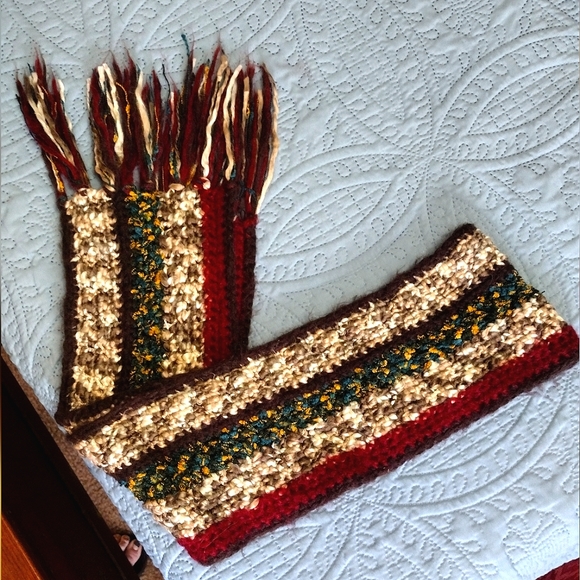 EUC Maurice's multi-colored knit scarf with fringe - Picture 2 of 12